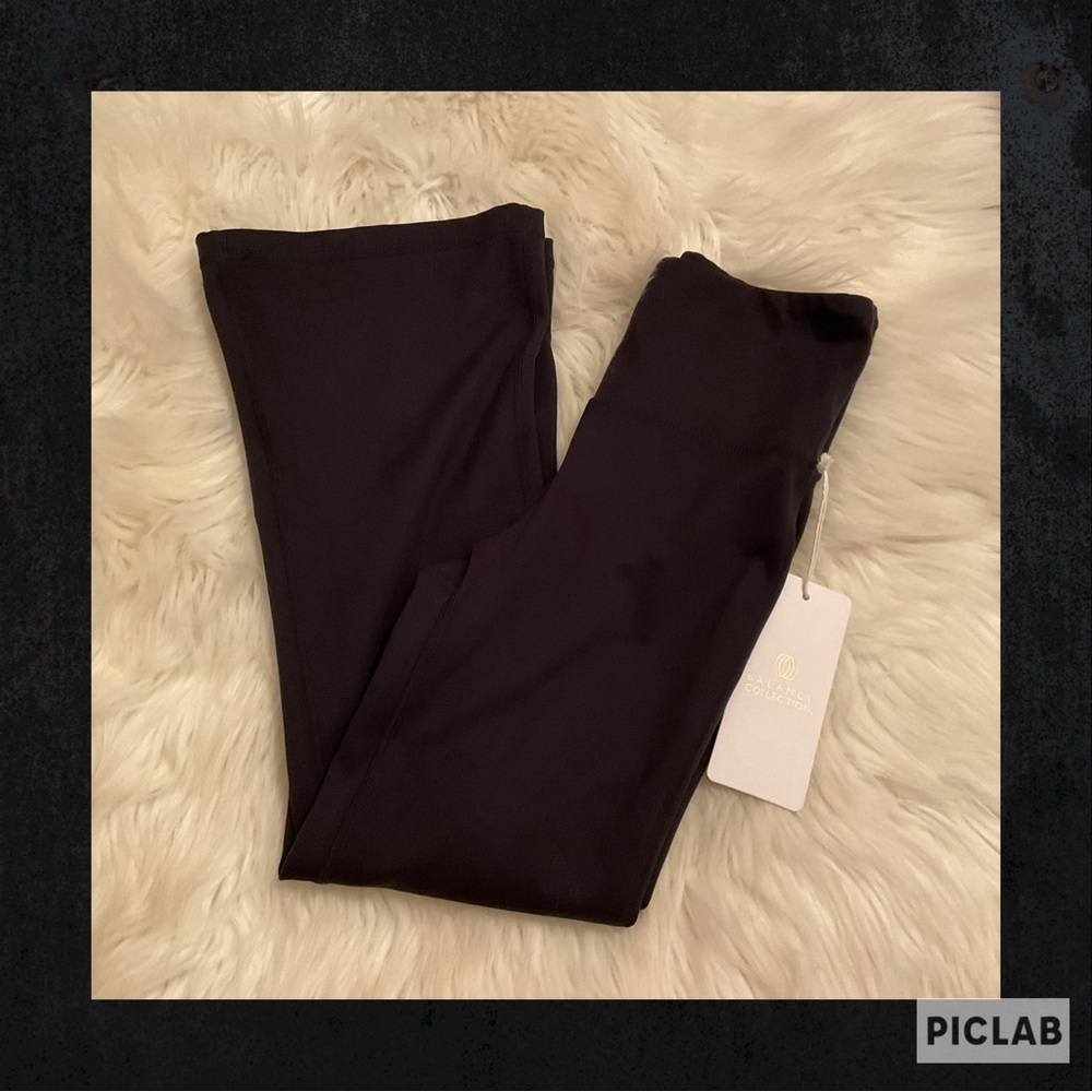 Balance Collection Laney Flare Capri Pants - NWT - Size XS - Black